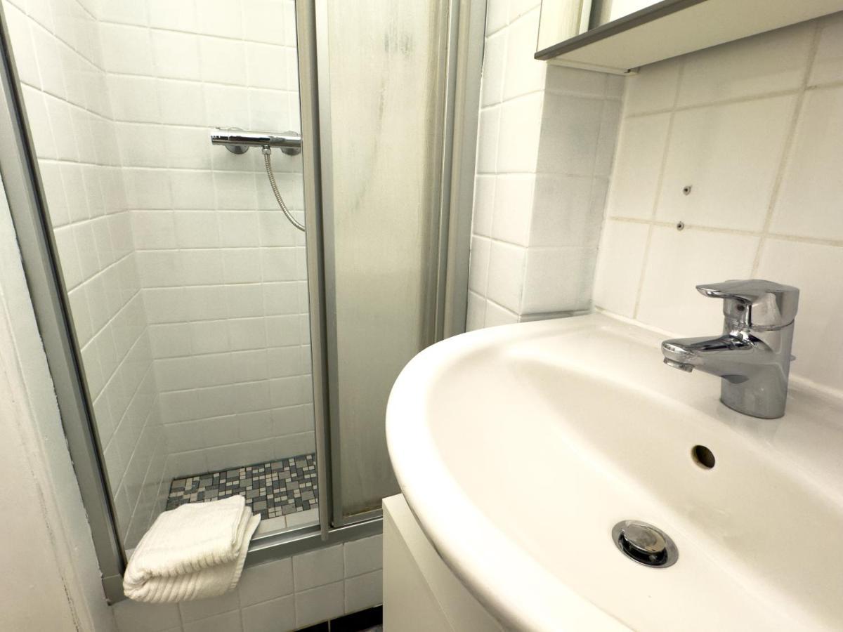 Apartment Messe-apartment Fuer 5 Gaeste Mit Balkon Und Lift