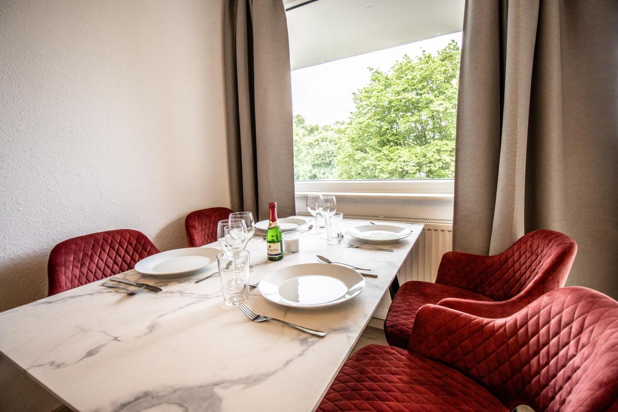 Messe-apartment Fuer 5 Gaeste Mit Balkon Und Lift Apartment Hannover