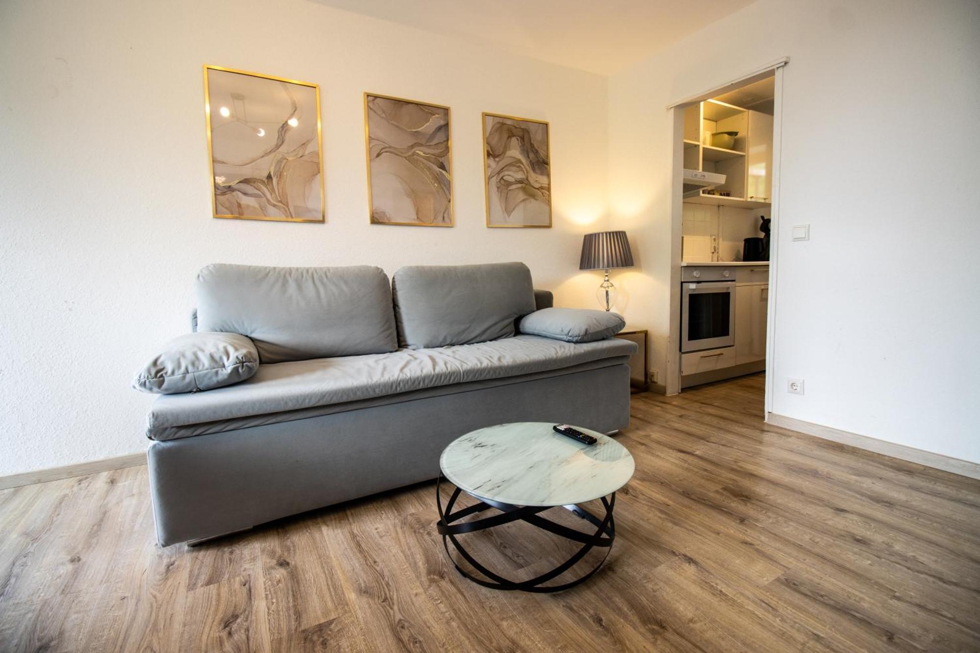 Apartment Messe-apartment Fuer 5 Gaeste Mit Balkon Und Lift *